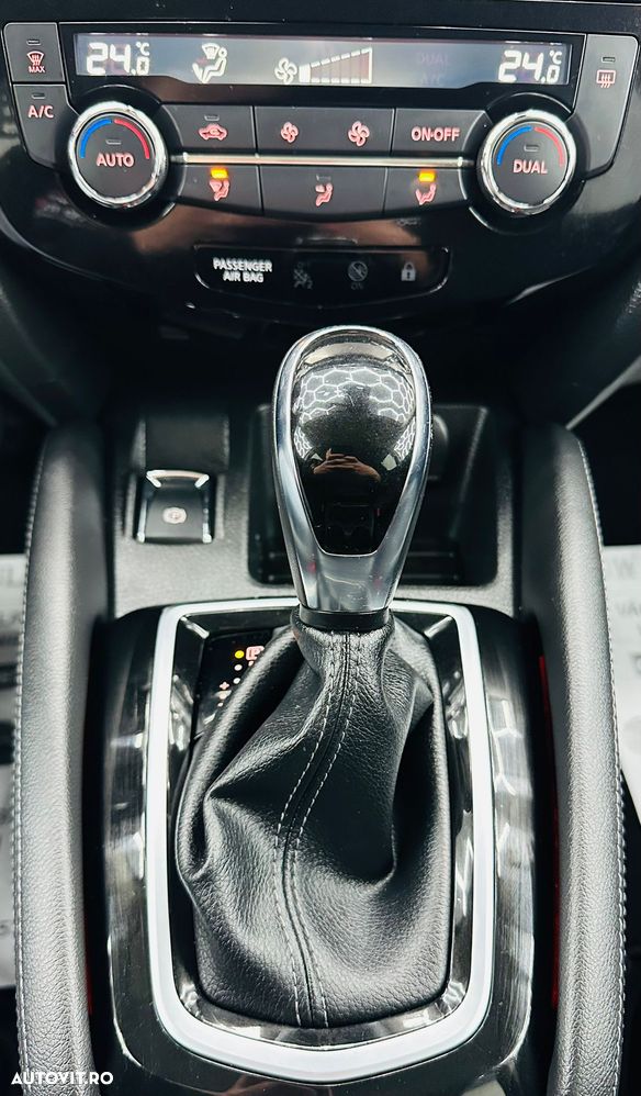 Nissan Qashqai 1.2 DIG-T Xtronic N-Vision - 23