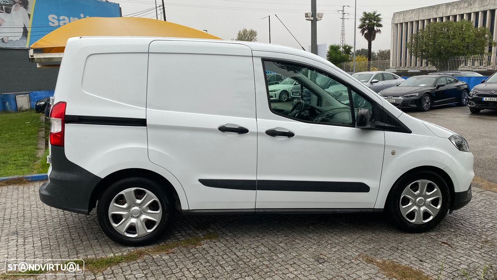 Ford Transit Courier - 9