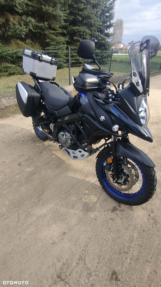Suzuki V-STROM - 1