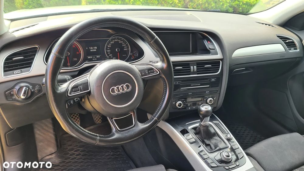 Audi A4 Avant 2.0 TDI - 10