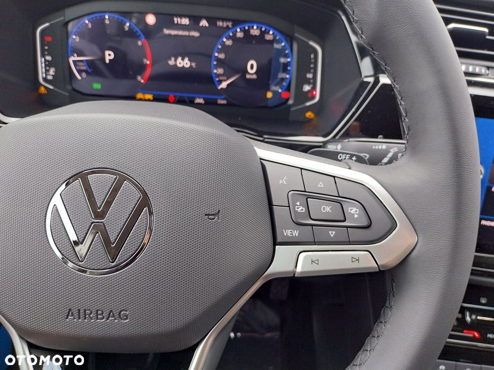 Volkswagen Touran - 12