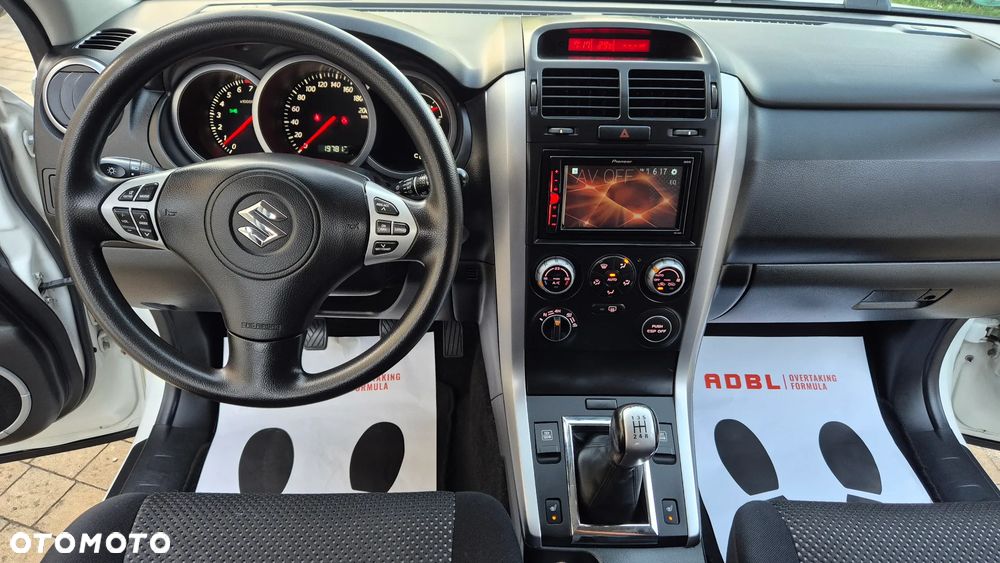 Suzuki Grand Vitara 2.0 Comfort - 34