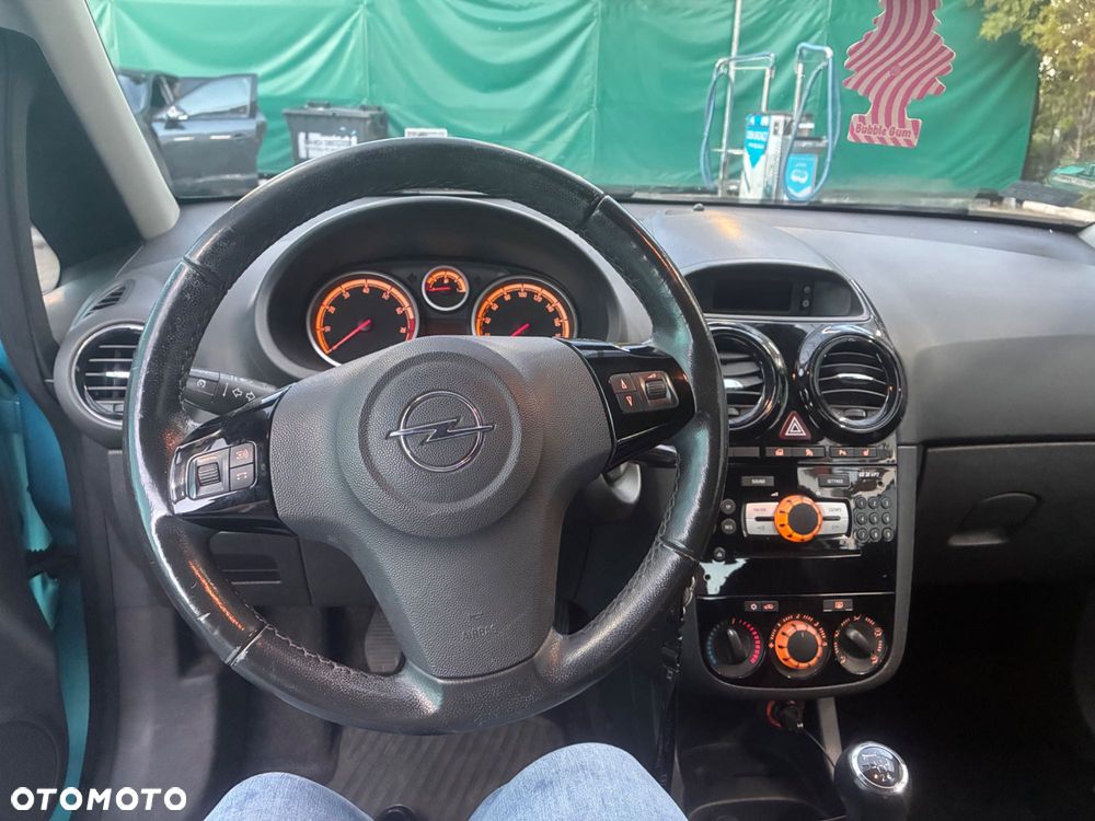 Opel Corsa - 8