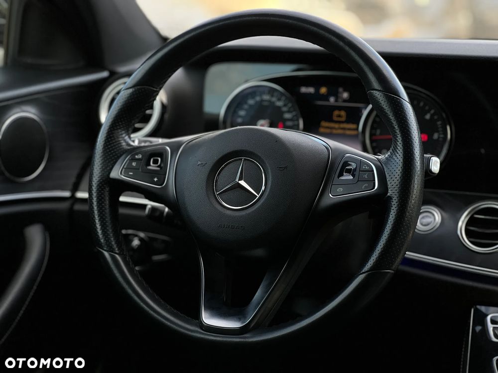 Mercedes-Benz Klasa E - 24
