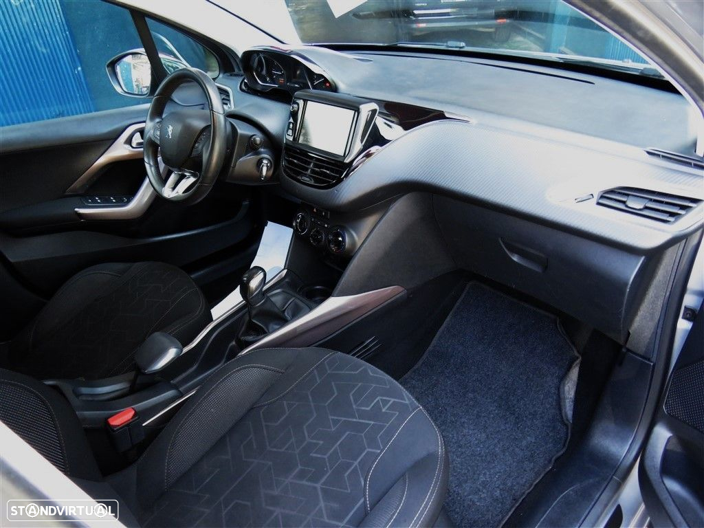 Peugeot 2008 1.2 PureTech Style - 14