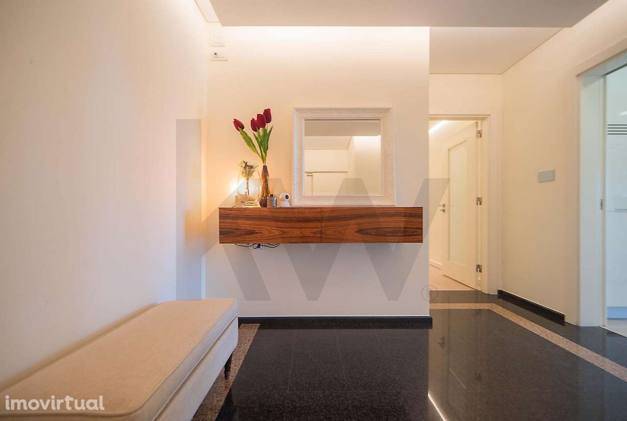 T3 QUINTA DO PATRIMÓNIO COM TERRAÇO E BOX 2 CARROS - Grande imagem: 2/45