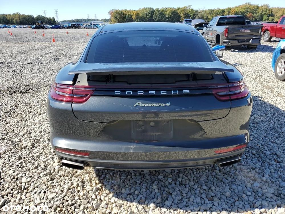 Porsche Panamera - 6