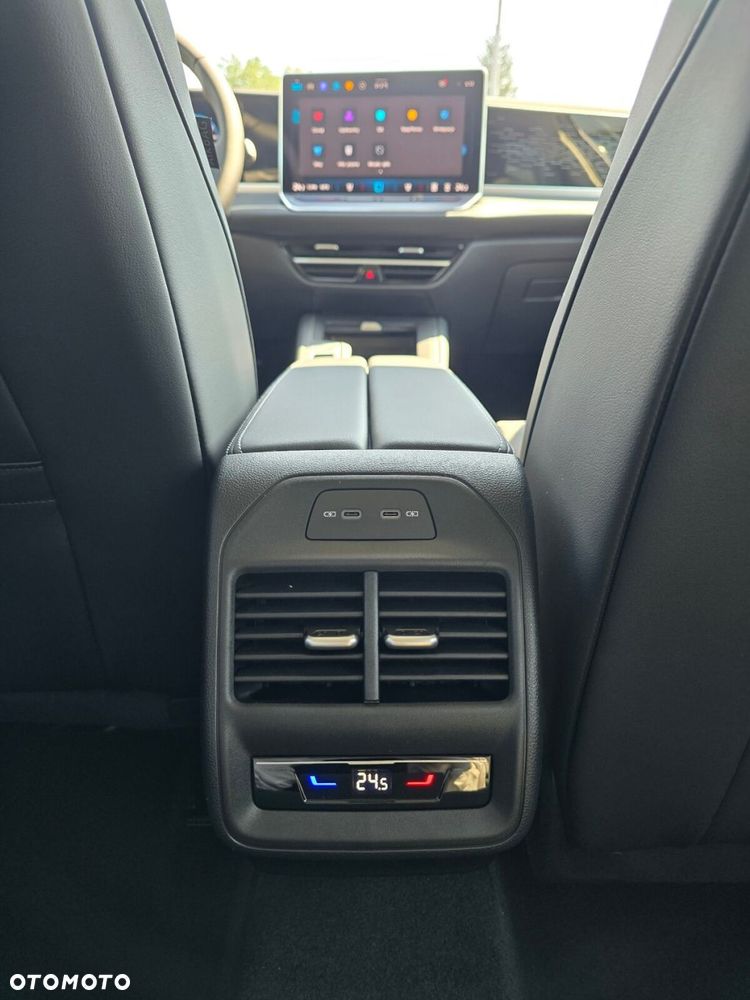 Volkswagen Passat Variant 1.5 TSI ACT mHEV Business Plus DSG - 26