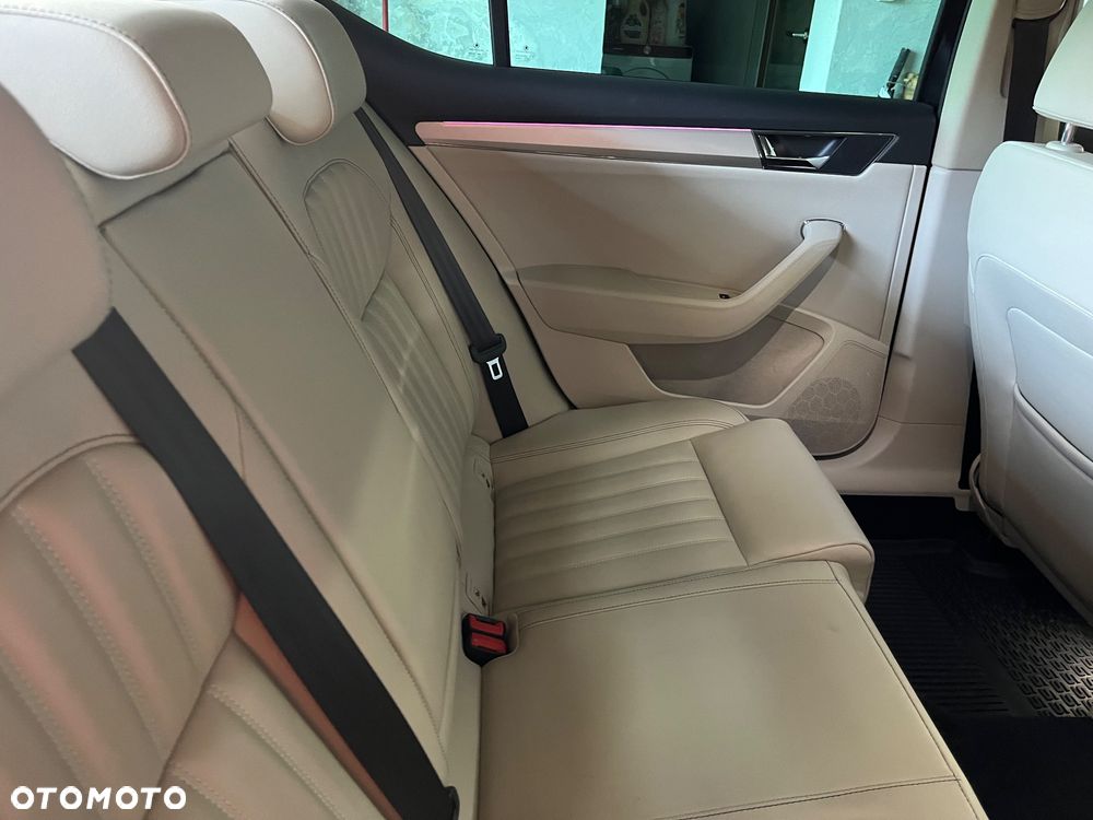 Skoda Superb 2.0 TDI SCR 4x4 L&K DSG - 20