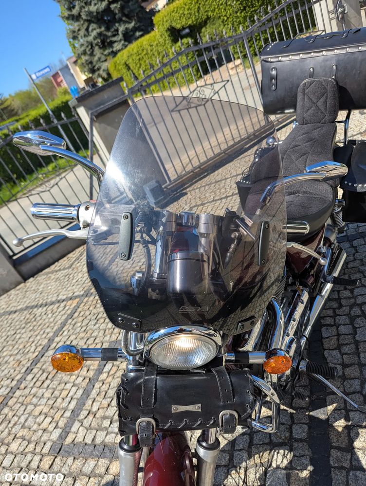 Suzuki Intruder - 10