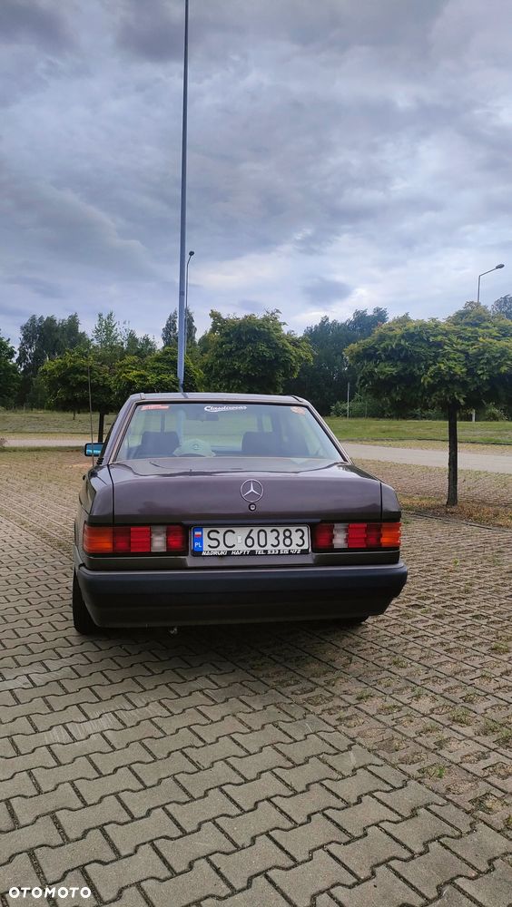 Mercedes-Benz W201 (190) - 4