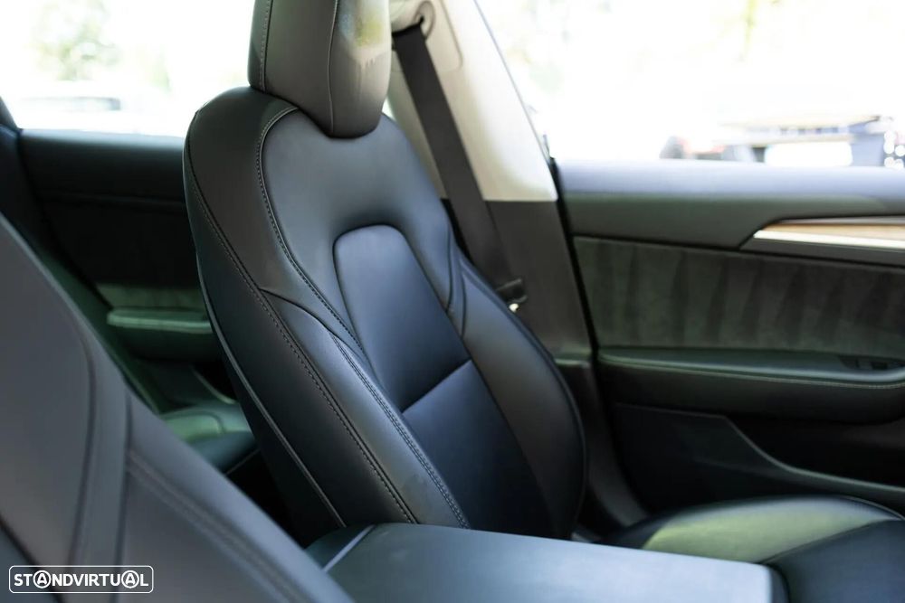 Tesla Model 3 Long-Range Dual Motor AWD - 9