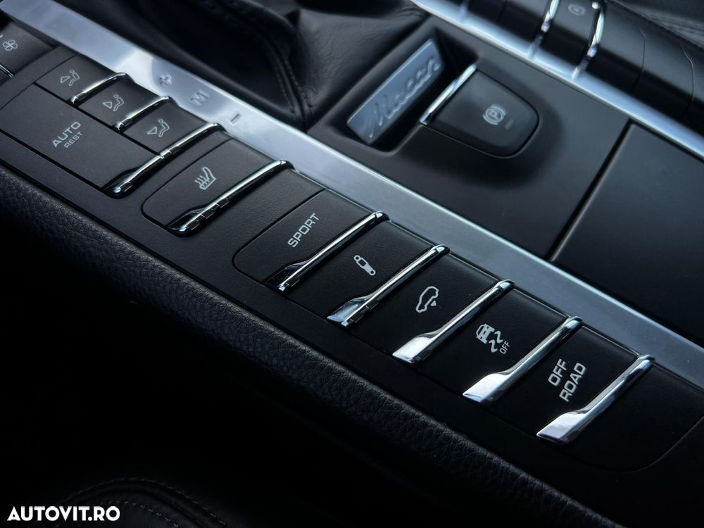 Porsche Macan - 29