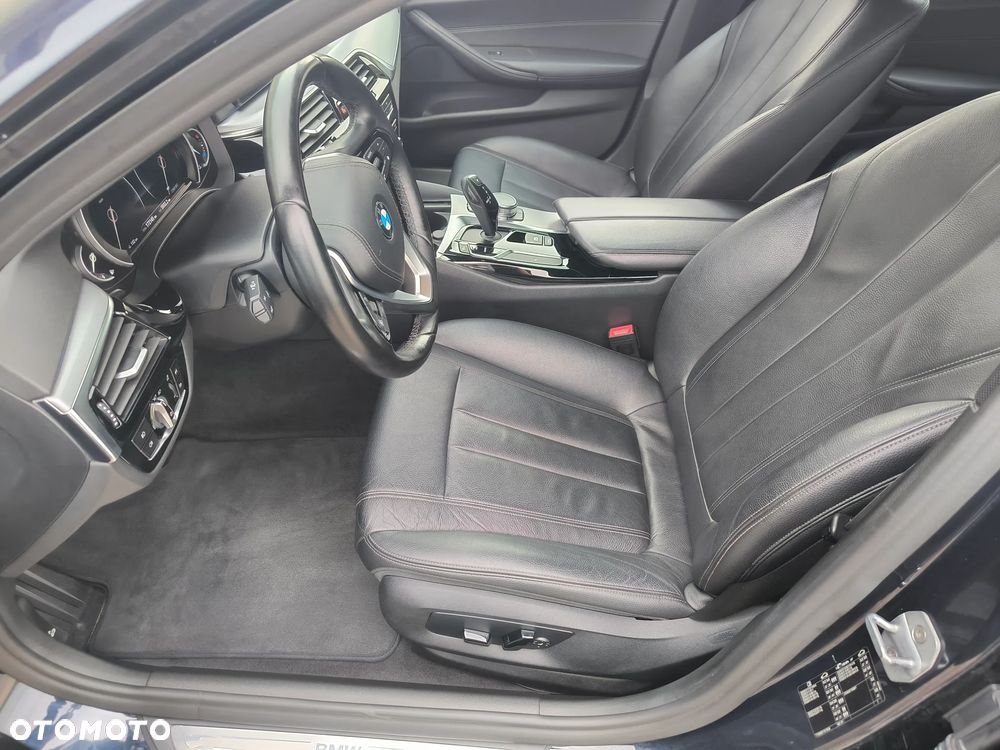 BMW Seria 5 520i Sport Line - 12