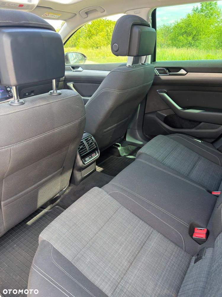 Volkswagen Passat 2.0 TDI SCR DSG - 26