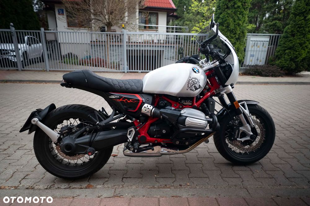 BMW R - 1