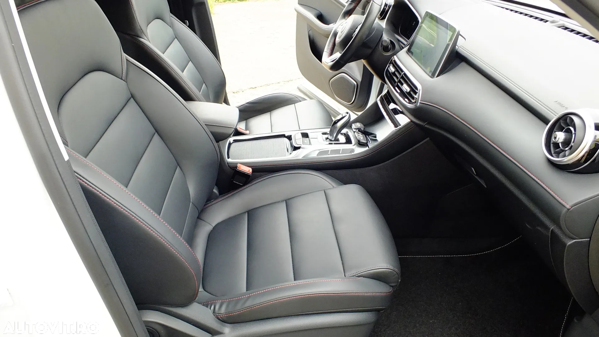 MG EHS 1.5 T-GDi AT PHEV Exclusive - 28