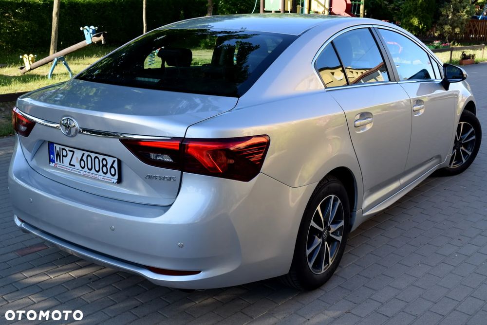 Toyota Avensis 2.0 Premium MS - 6