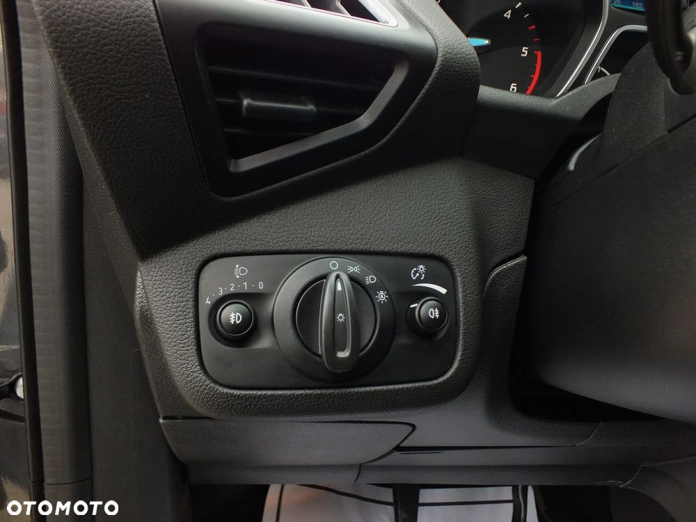 Ford Kuga 2.0 TDCi FWD Titanium - 14