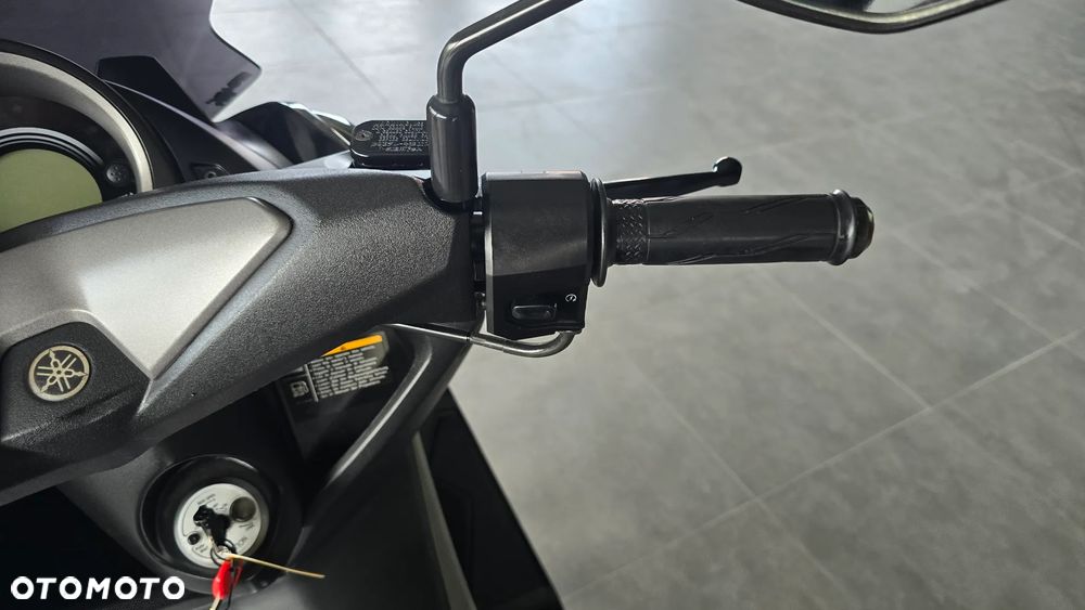 Yamaha NMAX - 13