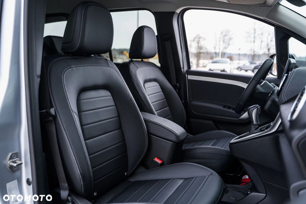 Mercedes-Benz EQT - 13