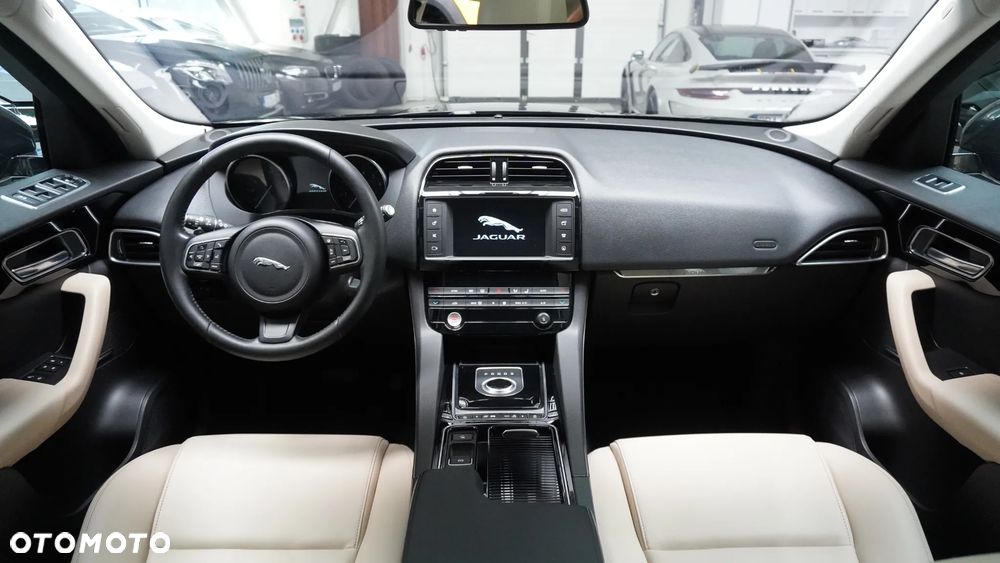 Jaguar F-Pace 2.0 i4P AWD R-Sport - 7