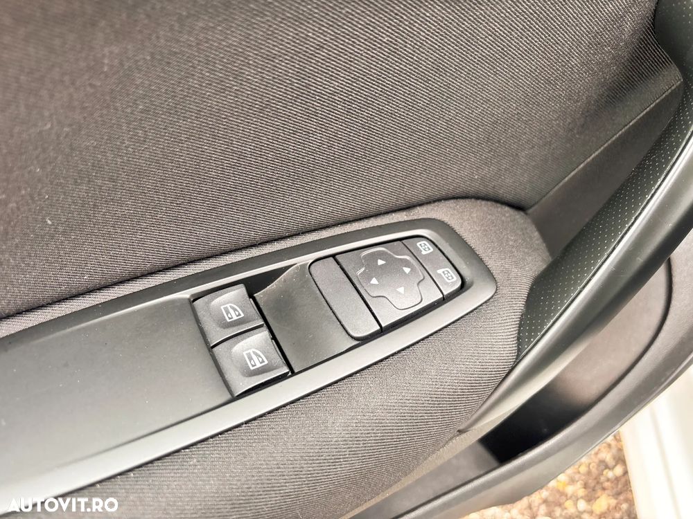 Renault Megane ENERGY TCe 100 LIFE - 14