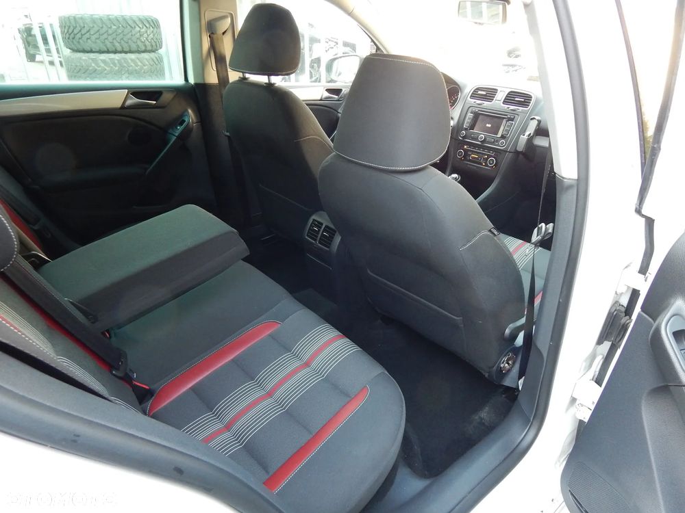 Volkswagen Golf 2.0 TDI DPF BlueMotion Technology MATCH - 11