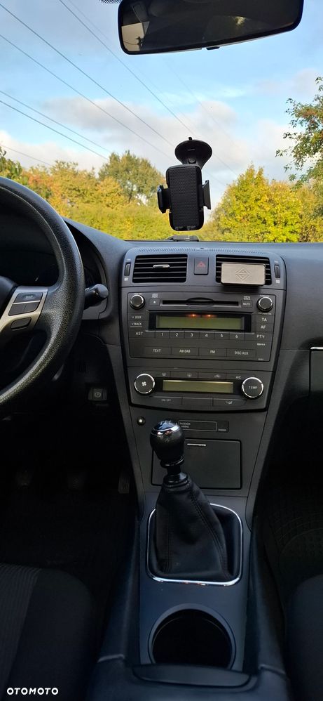 Toyota Avensis 1.6 Luna - 11