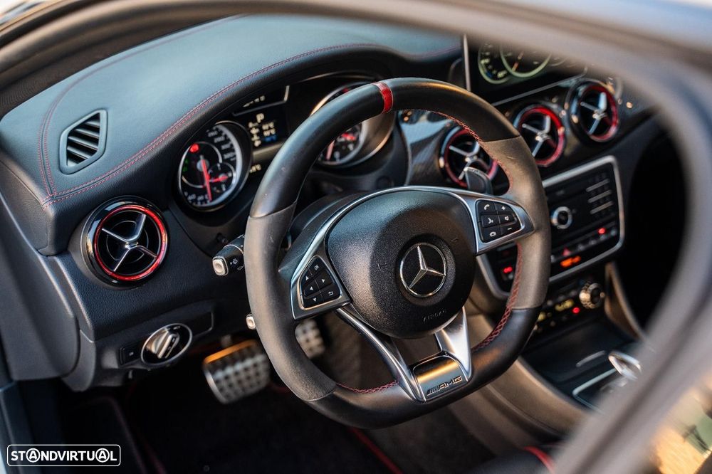 Mercedes-Benz CLA 45 AMG - 32