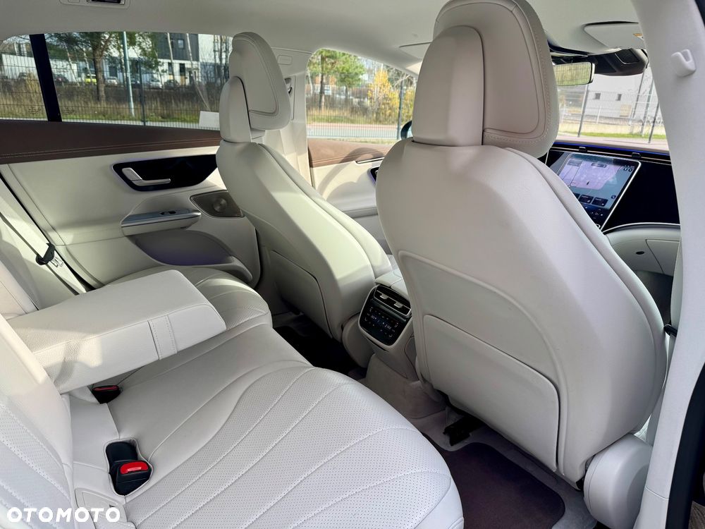 Mercedes-Benz EQE 350 90.5kWh 4-Matic Electric Art - 11