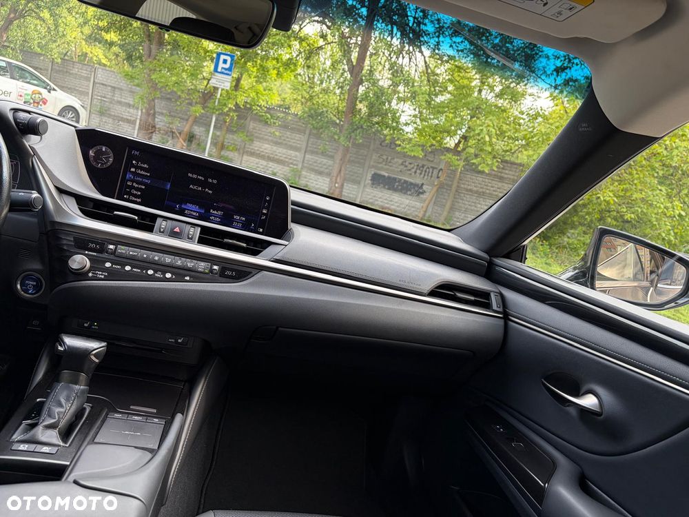 Lexus ES 300h Elegance - 22