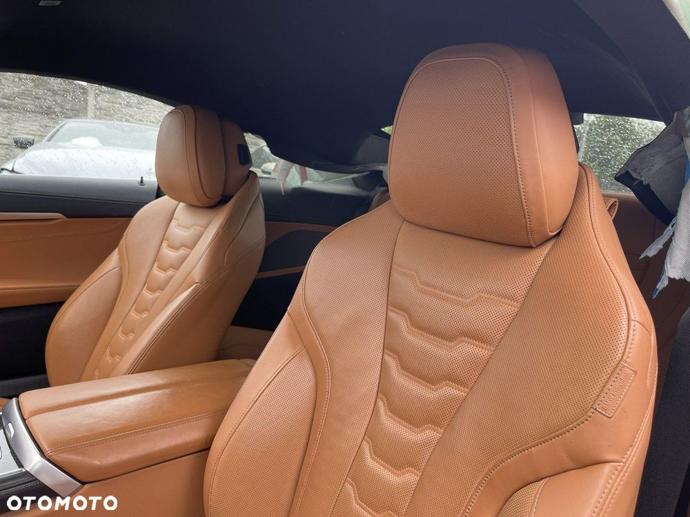 BMW Seria 8 840d xDrive mHEV - 14