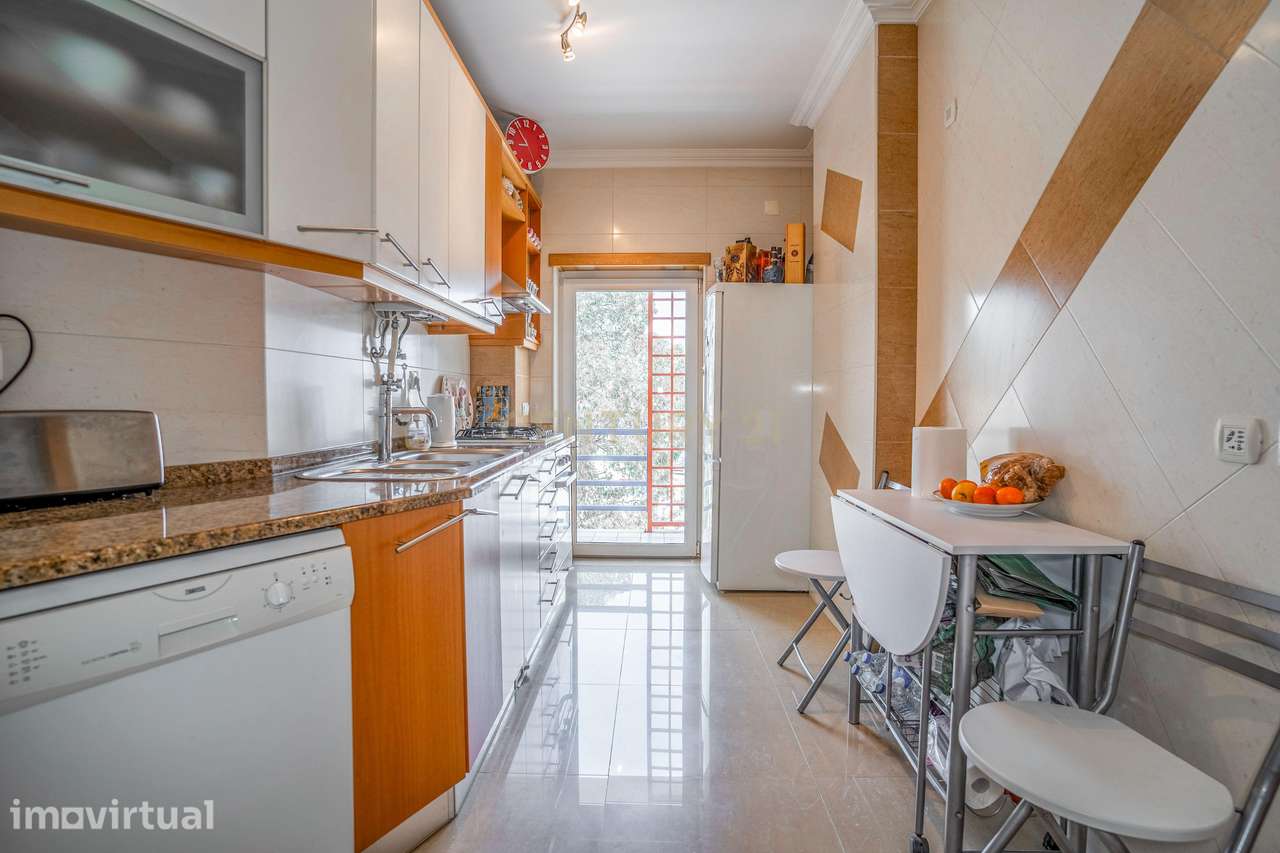 Apartamento T2 | 4º andar | Elevador | Parqueamento | Caldas da Rainha - Grande imagem: 5/14