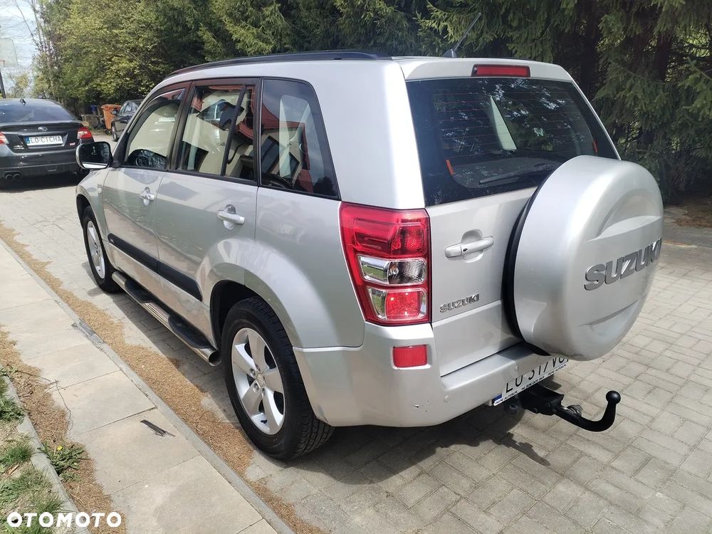Suzuki Grand Vitara 2.0 Comfort Family - 9