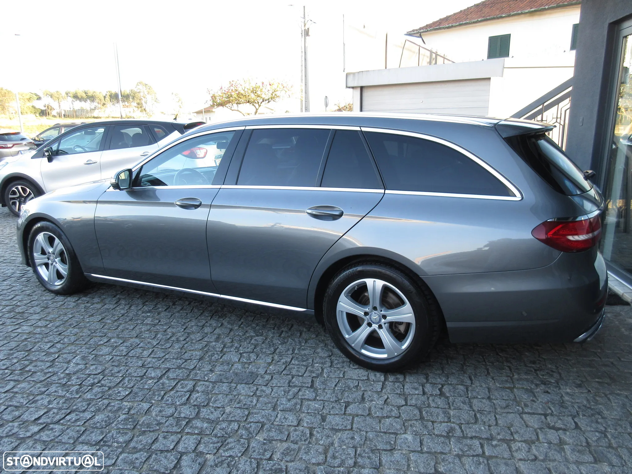 Mercedes-Benz E 200 - 6