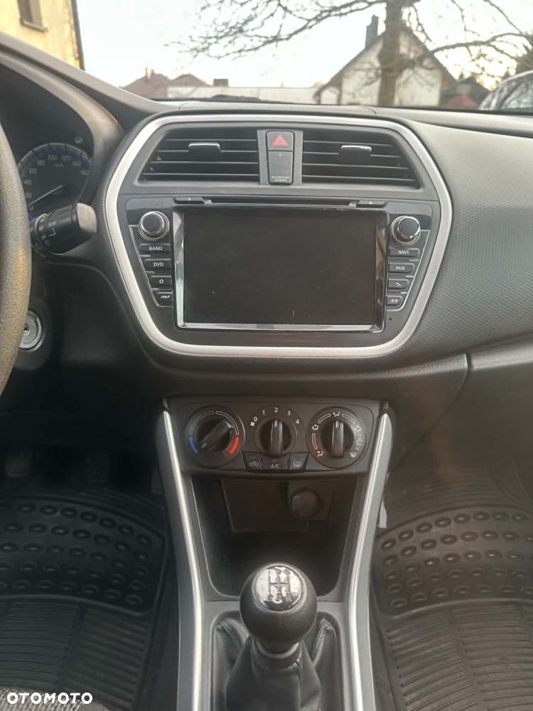 Suzuki SX4 Classic 1.6 VVT 4x2 Comfort - 9