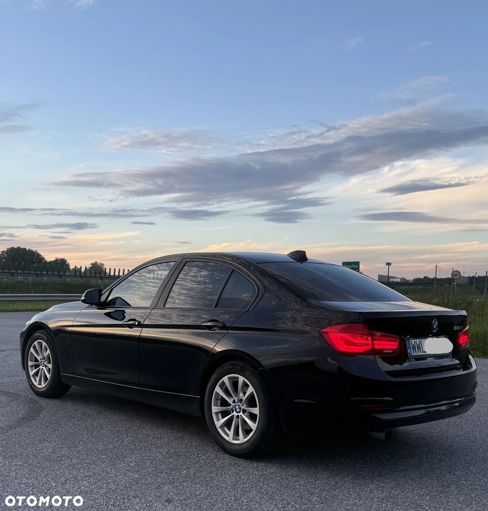 BMW Seria 3 320i - 9