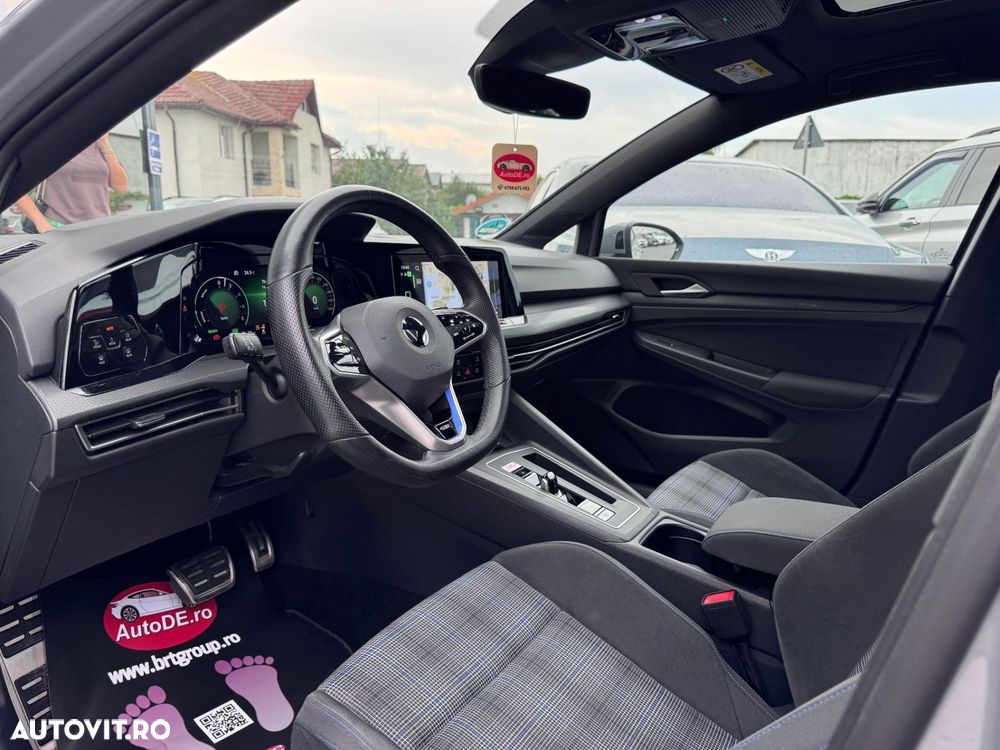 Volkswagen Golf - 6