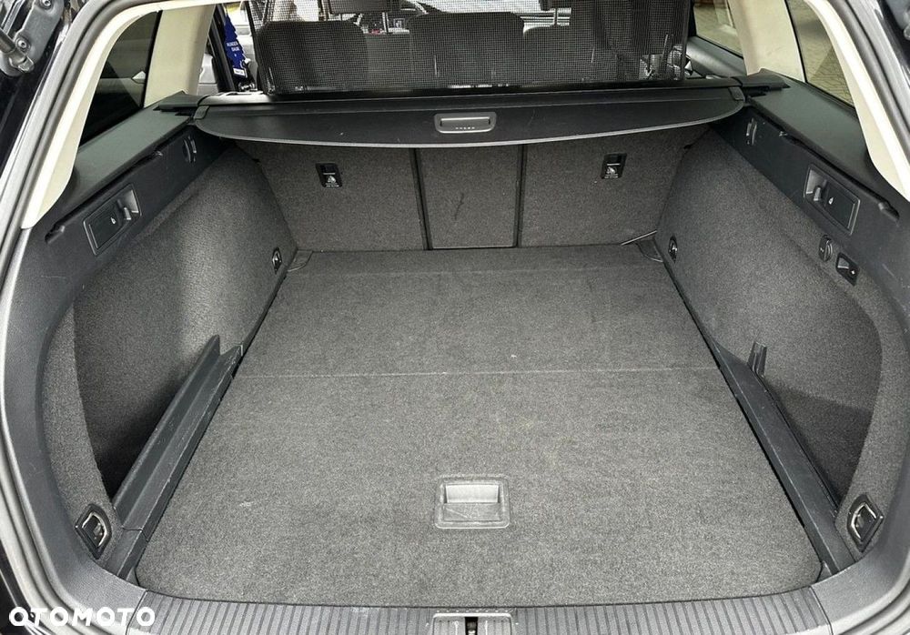 Volkswagen Passat - 28