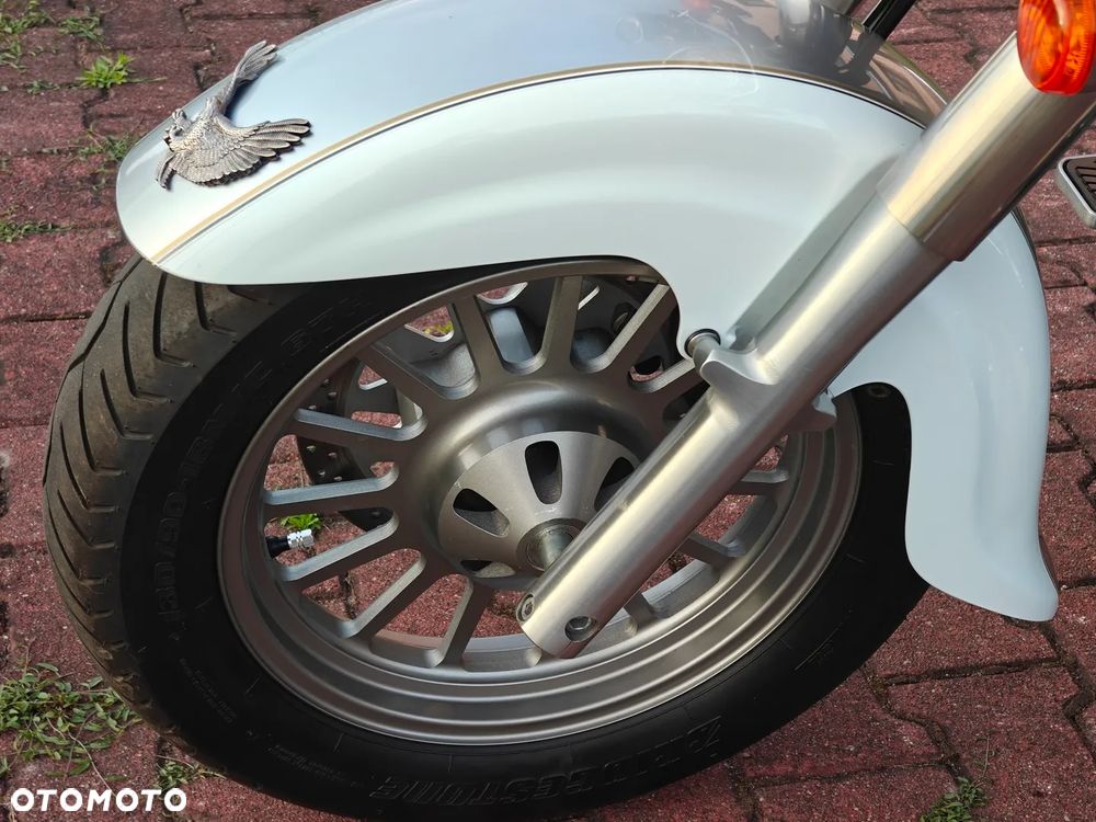 Suzuki Intruder - 22