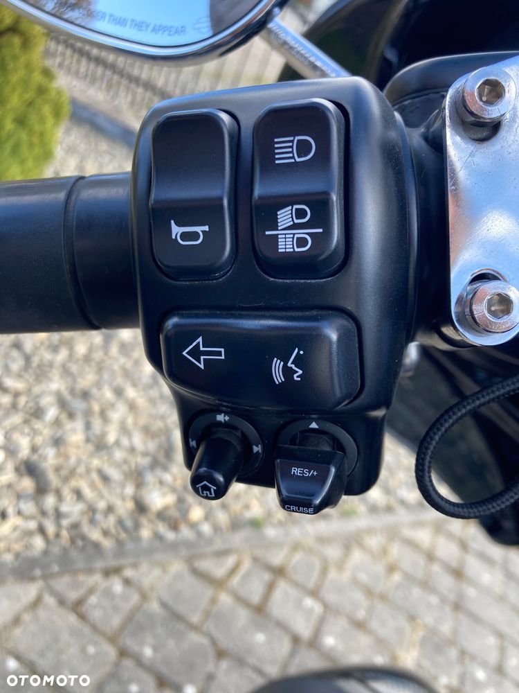 Harley-Davidson FLH Electra Glide - 20