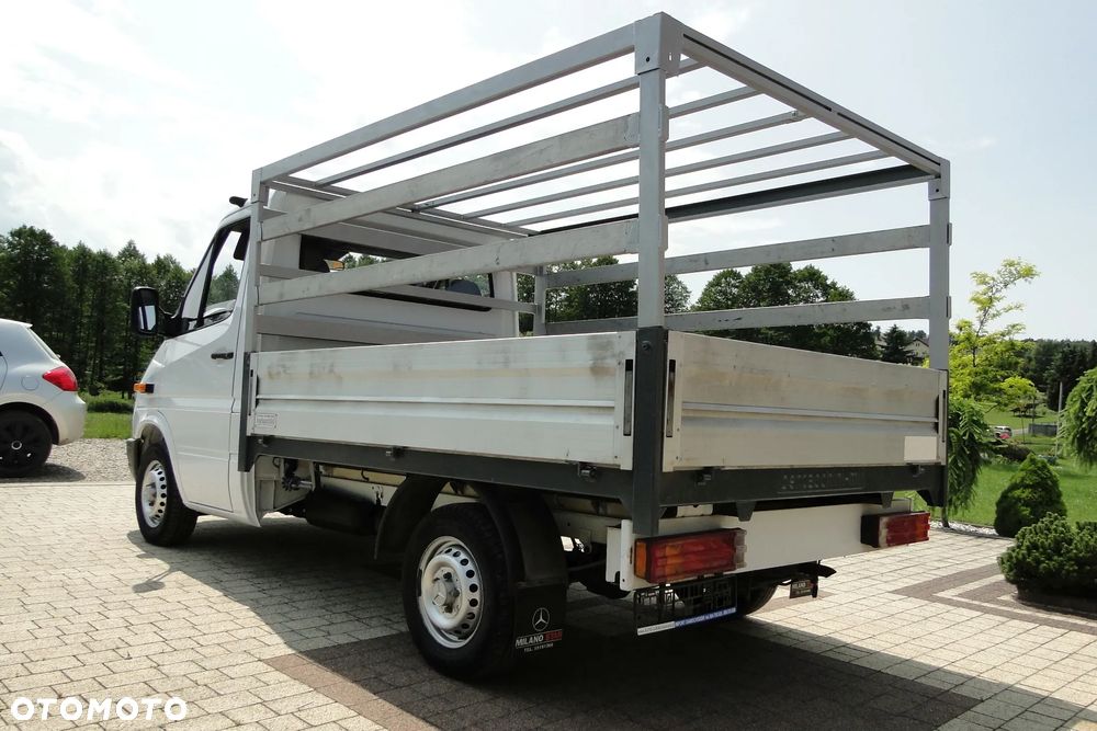 Mercedes-Benz Sprinter 208 - 7