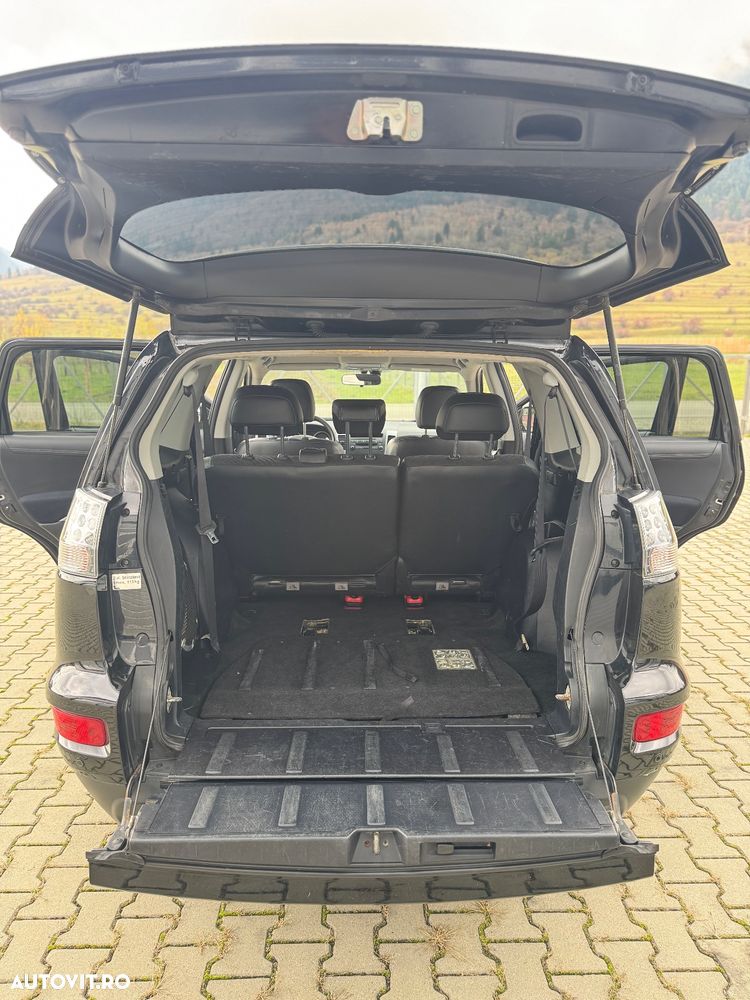 Mitsubishi Outlander 2.2 DI-D 4WD TC-SST Motion - 10