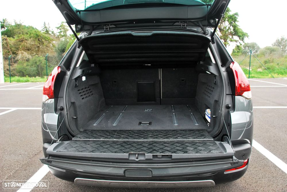 Peugeot 3008 2.0 HDi Hybrid4 - 13