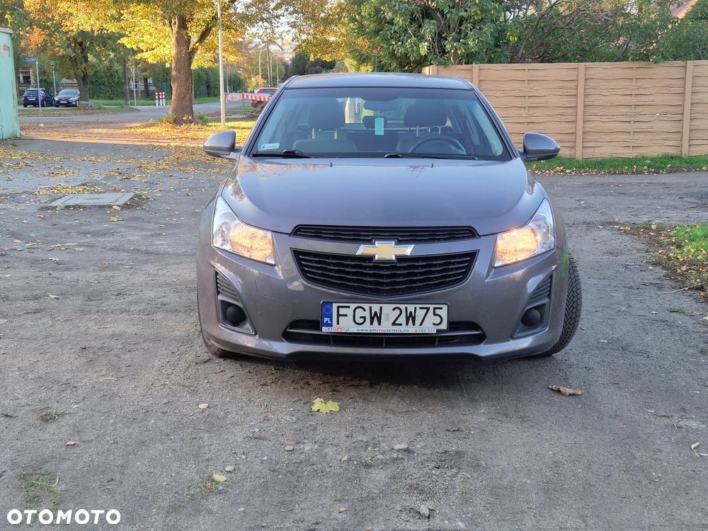 Chevrolet Cruze 1.8 LS+ - 12