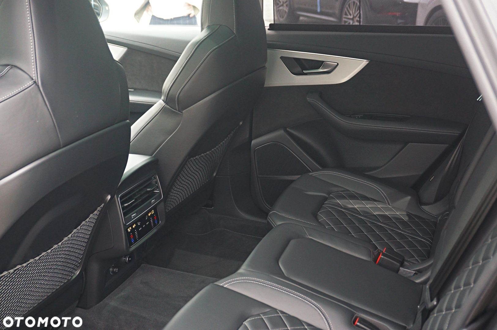 Audi Q8 - 10