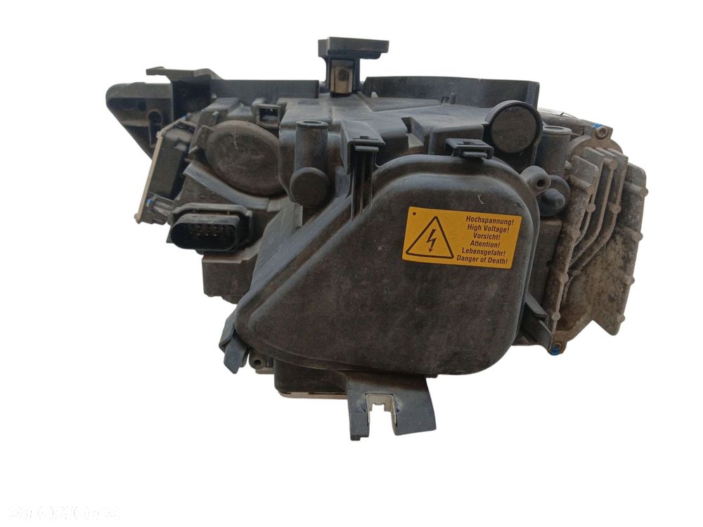 LAMPA PRAWY PRZÓD AUDI Q3 I 8U (2011-2014) 2.0 TDI 140KM 8U0941004L - 8