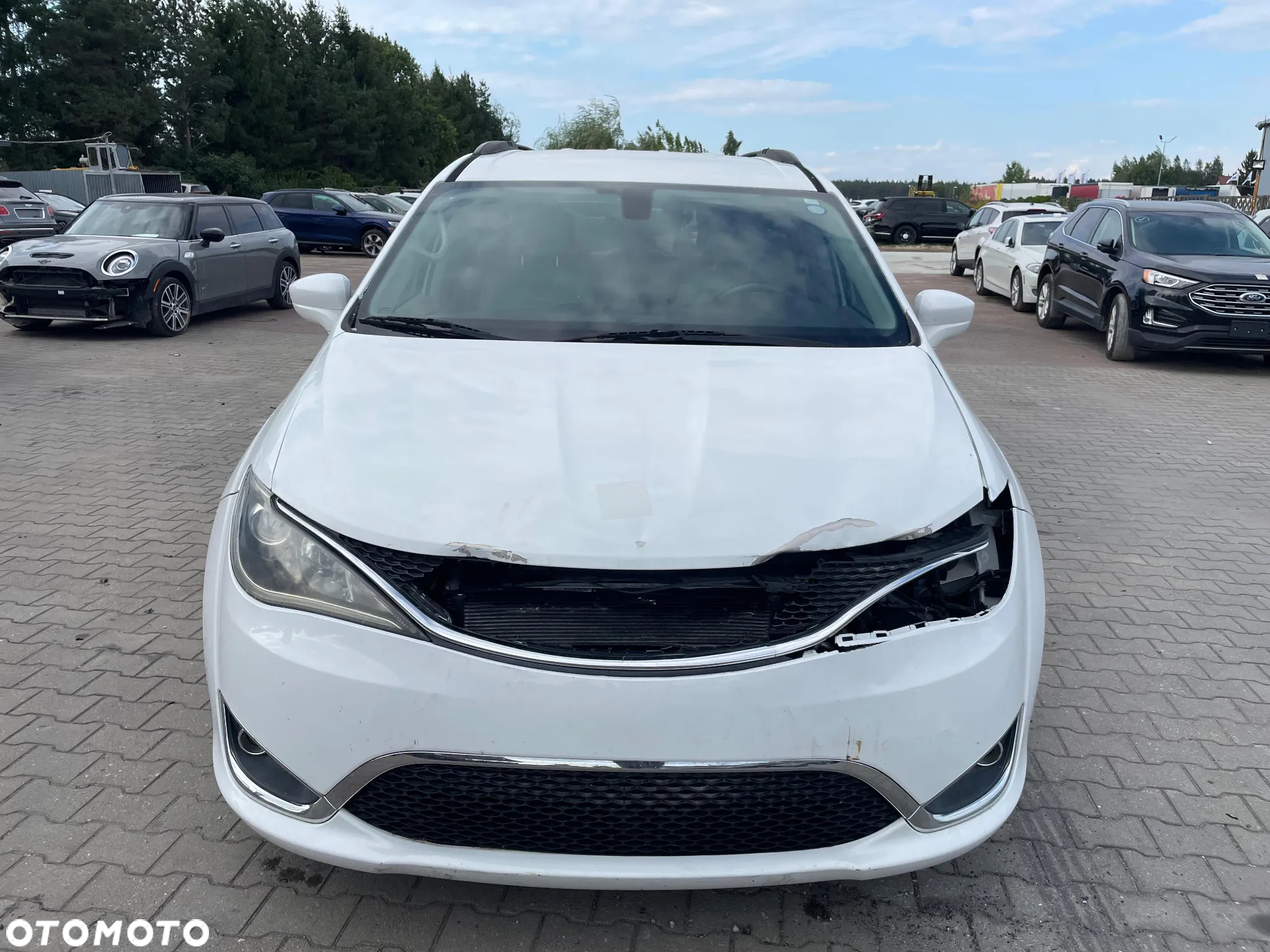 Chrysler Pacifica - 6