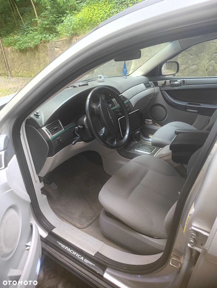 Chrysler Pacifica - 6